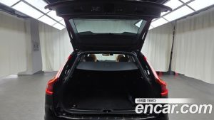 Volvo V90 B5 ULTIMATE AWD 2023 года из Южной Кореи
