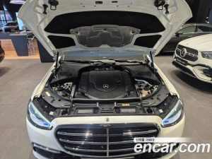 Mercedes-Benz S-Class S580L 4MATIC 2023 года из Южной Кореи