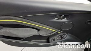 Astonmartin Vantage 4.0 V8 Roadster F1 Edition 2022 года из Южной Кореи