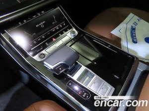 Audi Q8 45 TDI 4WD 2023 года из Южной Кореи