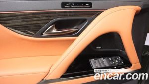 Lexus LX 700h VIP 2025 года из Южной Кореи