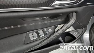 BMW 5-Series 520i M Sport 2023 года из Южной Кореи