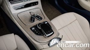 Mercedes-Benz E-Class E450 4MATIC Cabriolet 2023 года из Южной Кореи