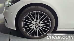 Mercedes-Benz C-Class C300 4MATIC Avantgarde 2024 года из Южной Кореи