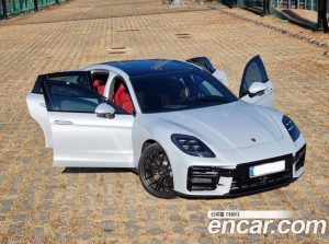 Porsche Panamera 4.0 GTS 2025 года из Южной Кореи