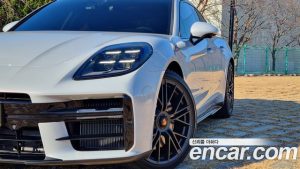 Porsche Panamera 4.0 GTS 2025 года из Южной Кореи