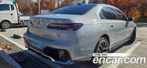 BMW i7 xDrive 60 M Sport 2023 года из Южной Кореи