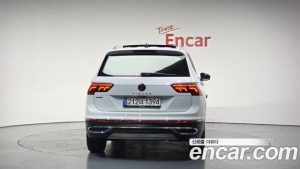 Volkswagen Tiguan 2.0 TSI Prestige 2023 года из Южной Кореи