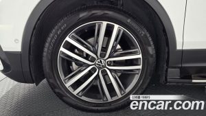Volkswagen Tiguan 2.0 TSI Prestige 2023 года из Южной Кореи