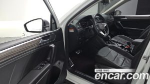 Volkswagen Tiguan 2.0 TSI Prestige 2023 года из Южной Кореи