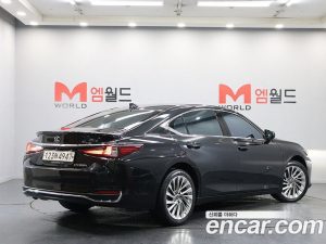 Lexus ES Luxury Plus 2023 года из Южной Кореи