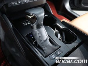 Lexus ES Luxury Plus 2023 года из Южной Кореи