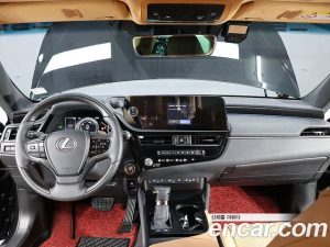 Lexus ES Luxury Plus 2023 года из Южной Кореи