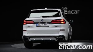 BMW X5 xDrive 40i M Sport 2025 года из Южной Кореи