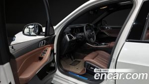 BMW X5 xDrive 40i M Sport 2025 года из Южной Кореи
