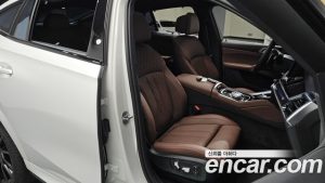BMW X6 xDrive40d M Sport Online Exclusive 2025 года из Южной Кореи