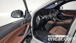 BMW X6 xDrive40d M Sport Online Exclusive 2025 года из Южной Кореи