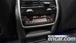 BMW X6 xDrive40d M Sport Online Exclusive 2025 года из Южной Кореи