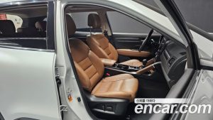 Renault-KoreaSamsung QM6 2.0 LPe RE Signature 2WD 2023 года из Южной Кореи