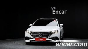 Mercedes-Benz E-Class E300 4MATIC AMG Line 2024 года из Южной Кореи