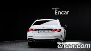 Mercedes-Benz E-Class E300 4MATIC AMG Line 2024 года из Южной Кореи