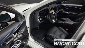 Mercedes-Benz E-Class E300 4MATIC AMG Line 2024 года из Южной Кореи