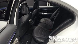 Mercedes-Benz E-Class E300 4MATIC AMG Line 2024 года из Южной Кореи