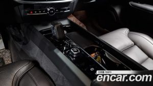 Volvo S60 B5 R- 2022 года из Южной Кореи