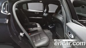 Volvo S60 B5 R- 2022 года из Южной Кореи