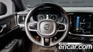 Volvo S60 B5 R- 2022 года из Южной Кореи