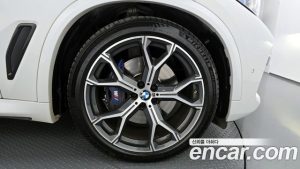 BMW X5 xDrive 40i M Sport 2023 года из Южной Кореи