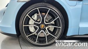 Porsche Taycan 4S 2024 года из Южной Кореи