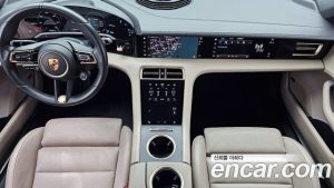 Porsche Taycan 4S 2024 года из Южной Кореи