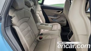 Porsche Taycan 4S 2024 года из Южной Кореи