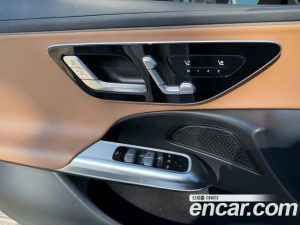 Mercedes-Benz E-Class E200 Avantgarde Limited 2025 года из Южной Кореи