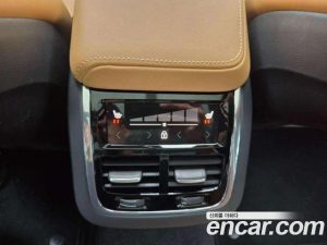 Volvo V60 B5 Ultra AWD 2025 года из Южной Кореи