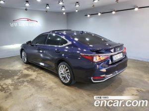 Lexus ES Luxury Plus 2023 года из Южной Кореи
