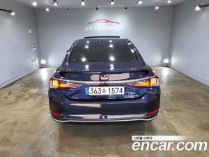 Lexus ES Luxury Plus 2023 года из Южной Кореи