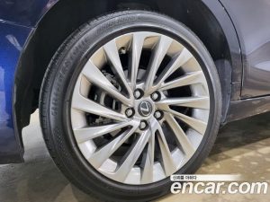 Lexus ES Luxury Plus 2023 года из Южной Кореи