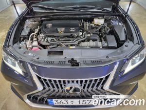 Lexus ES Luxury Plus 2023 года из Южной Кореи
