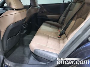 Lexus ES Luxury Plus 2023 года из Южной Кореи