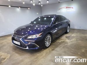 Lexus ES Luxury Plus 2023 года из Южной Кореи