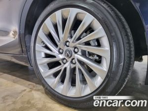 Lexus ES Luxury Plus 2023 года из Южной Кореи