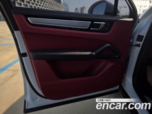 Porsche Cayenne 3.0 Coupe 2022 года из Южной Кореи