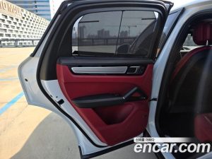 Porsche Cayenne 3.0 Coupe 2022 года из Южной Кореи