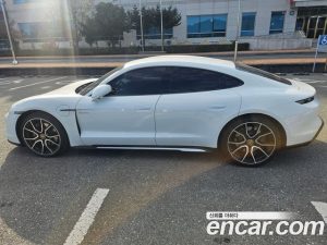 Porsche Taycan Base 2023 года из Южной Кореи