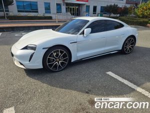 Porsche Taycan Base 2023 года из Южной Кореи
