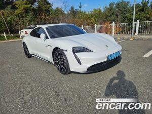 Porsche Taycan Base 2023 года из Южной Кореи