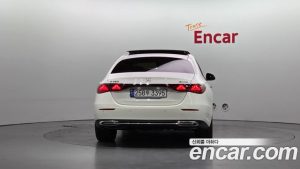 Mercedes-Benz E-Class E450 4MATIC 2024 года из Южной Кореи