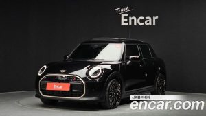 Mini Cooper 5Door Favoured 2025 года из Южной Кореи